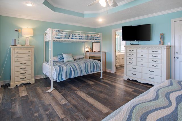 962 Raymond, Crystal Beach, TX 77650