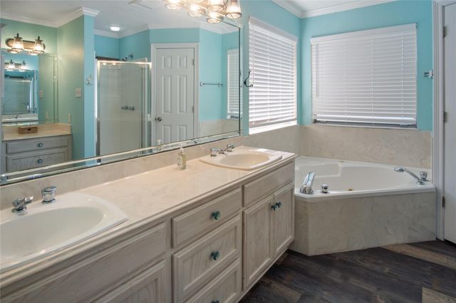 962 Raymond, Crystal Beach, TX 77650