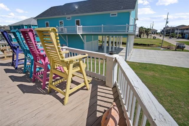 962 Raymond, Crystal Beach, TX 77650