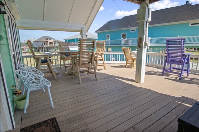 962 Raymond, Crystal Beach, TX 77650