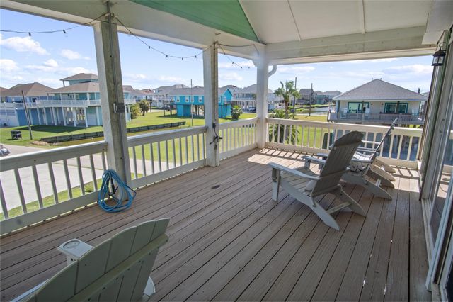 962 Raymond, Crystal Beach, TX 77650