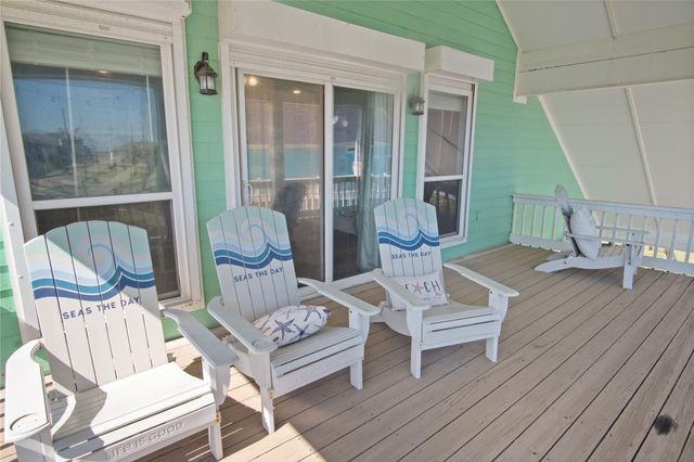 962 Raymond, Crystal Beach, TX 77650