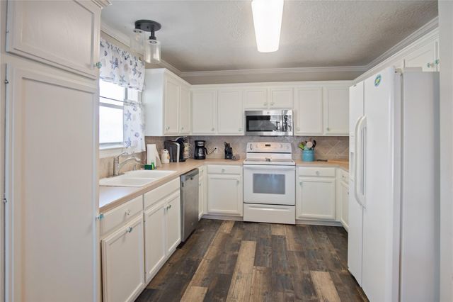 962 Raymond, Crystal Beach, TX 77650