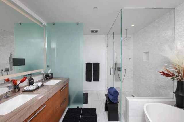 888 W E Street 3902, San Diego, CA 92101