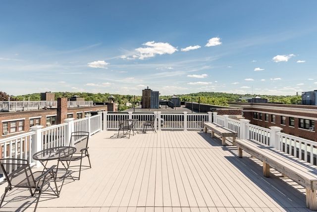 137 Englewood Ave 5, Boston, MA 02135