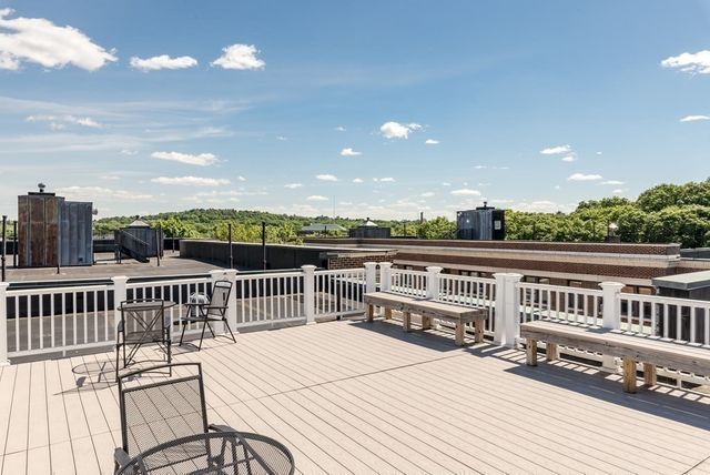 137 Englewood Ave 5, Boston, MA 02135