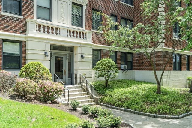 137 Englewood Ave 5, Boston, MA 02135