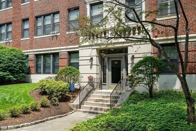 137 Englewood Ave 5, Boston, MA 02135