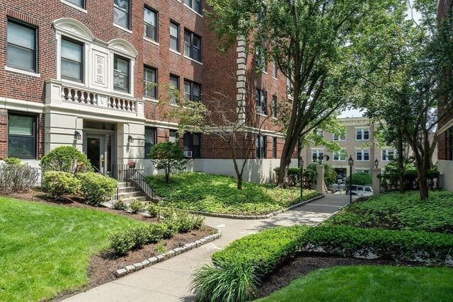 137 Englewood Ave 5, Boston, MA 02135