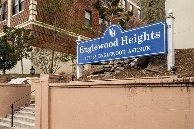 137 Englewood Ave 5, Boston, MA 02135