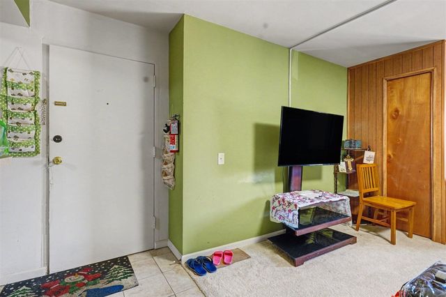 756 W Kilgore Road 302, Kalamazoo, MI 49008