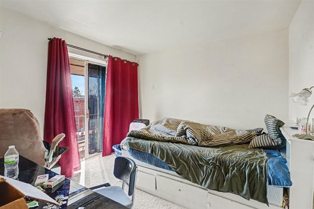 756 W Kilgore Road 302, Kalamazoo, MI 49008