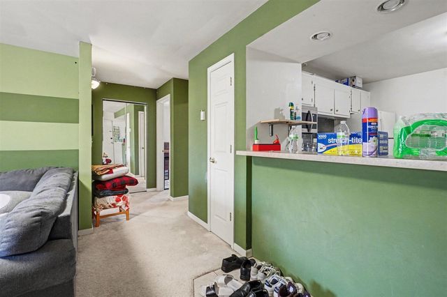 756 W Kilgore Road 302, Kalamazoo, MI 49008