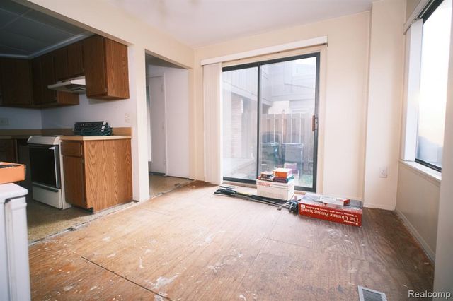 37343 Clubhouse Drive, Sterling Heights, MI 48312