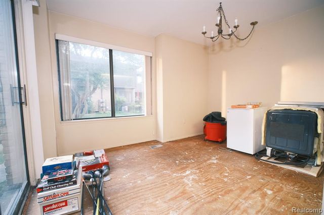 37343 Clubhouse Drive, Sterling Heights, MI 48312