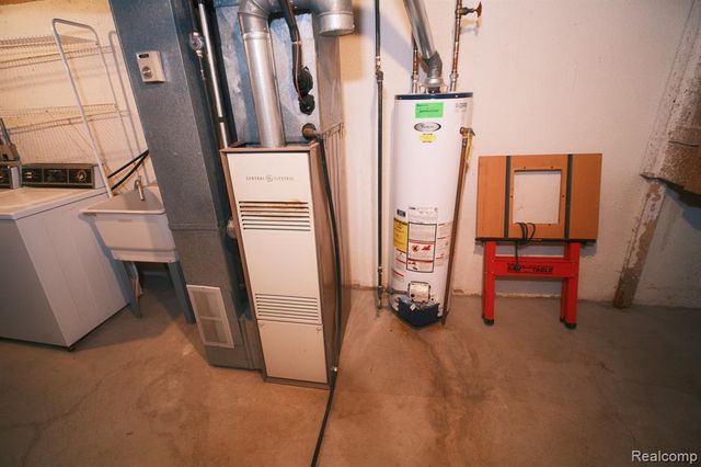 37343 Clubhouse Drive, Sterling Heights, MI 48312