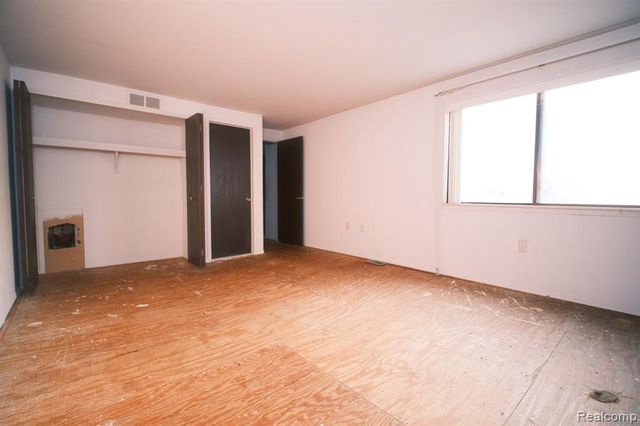 37343 Clubhouse Drive, Sterling Heights, MI 48312