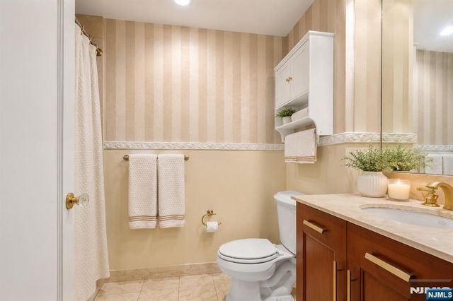 8100 River Road 1005, North Bergen, NJ 07047