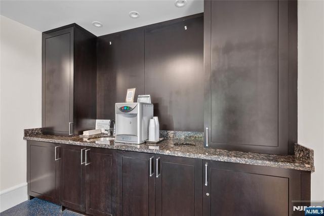 8100 River Road 1005, North Bergen, NJ 07047