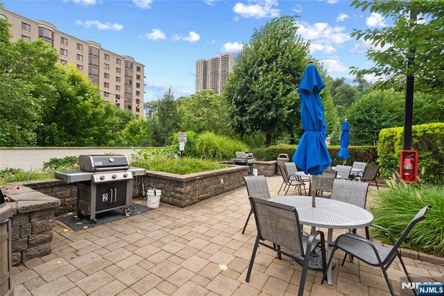 8100 River Road 1005, North Bergen, NJ 07047