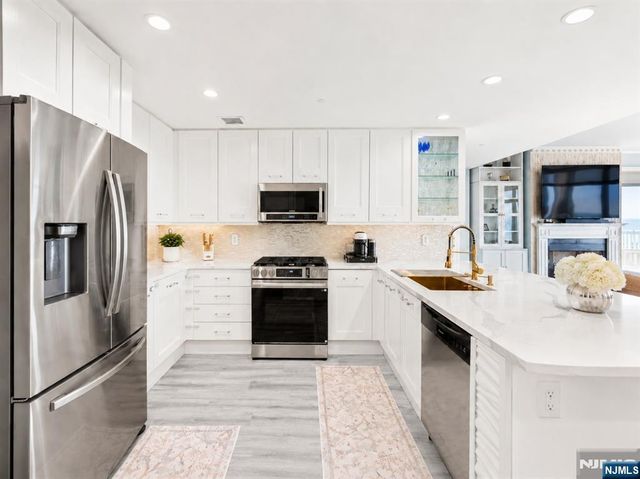 8100 River Road 1005, North Bergen, NJ 07047