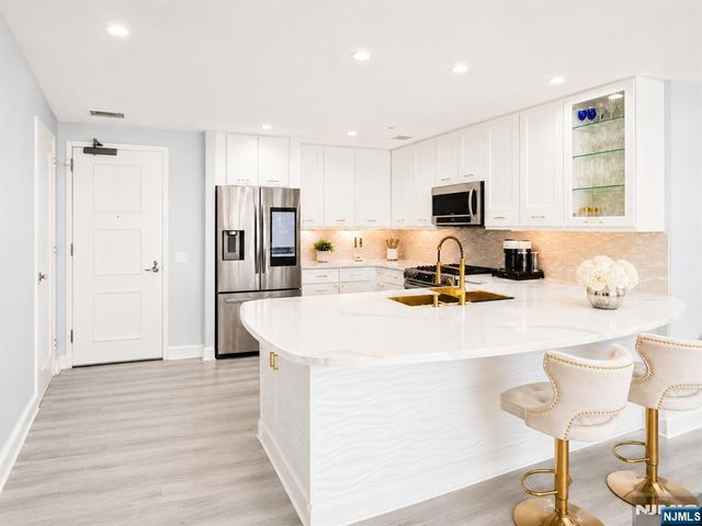 8100 River Road 1005, North Bergen, NJ 07047
