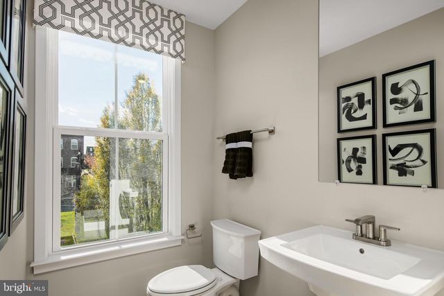 6711 GREENLEIGH AVE, Middle River, MD 21220