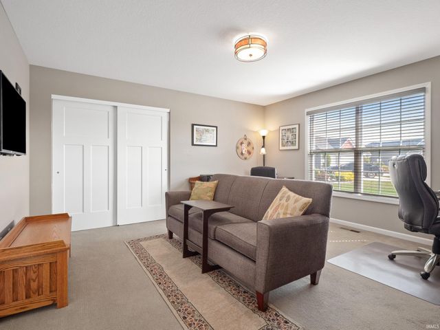 10801 Fenton Cove, Roanoke, IN 46783