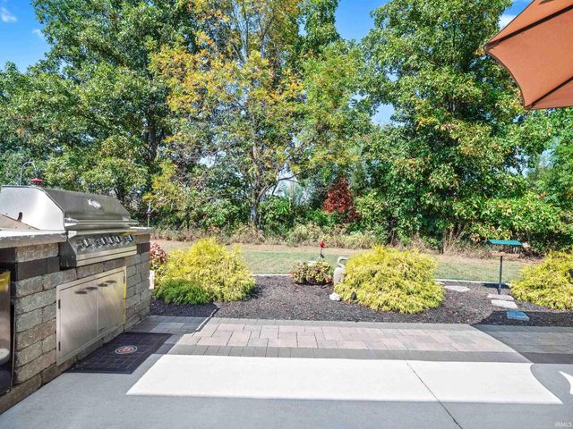 10801 Fenton Cove, Roanoke, IN 46783