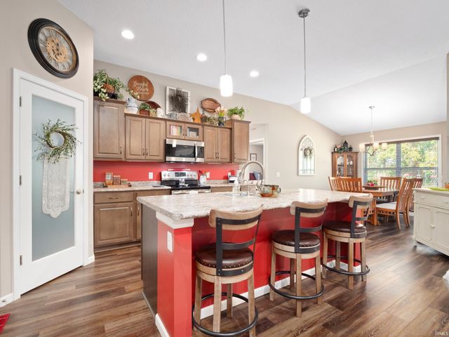 10801 Fenton Cove, Roanoke, IN 46783