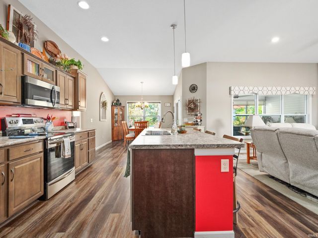 10801 Fenton Cove, Roanoke, IN 46783