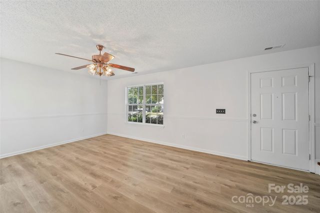 4935 Spruce Peak Road, Charlotte, NC 28278
