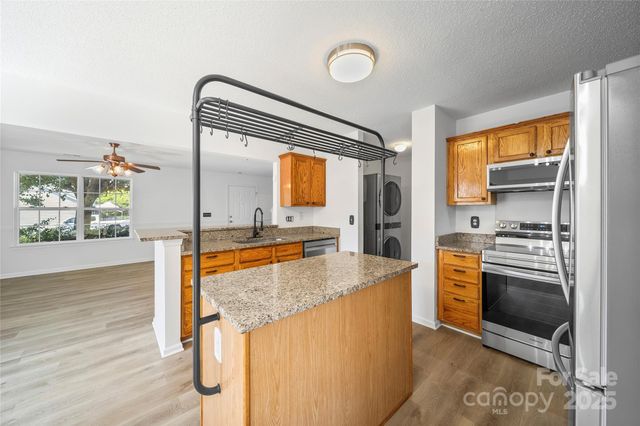 4935 Spruce Peak Road, Charlotte, NC 28278