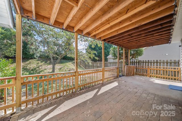 4935 Spruce Peak Road, Charlotte, NC 28278