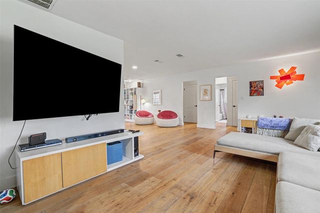 5803 Shoal Creek BLVD, Austin, TX 78757