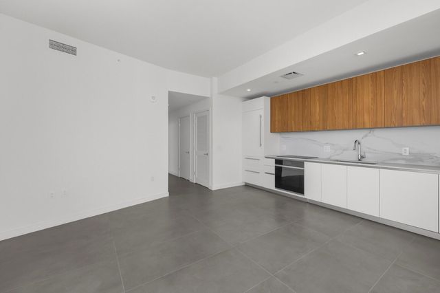 1400 Biscayne Boulevard 3607, Miami, FL 33132