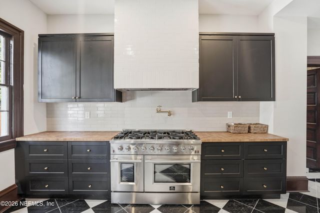 2979 ST JOHNS Avenue, Jacksonville, FL 32205