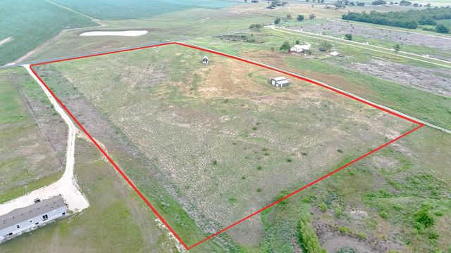 668 County Road 451 RD, Coupland, TX 78615