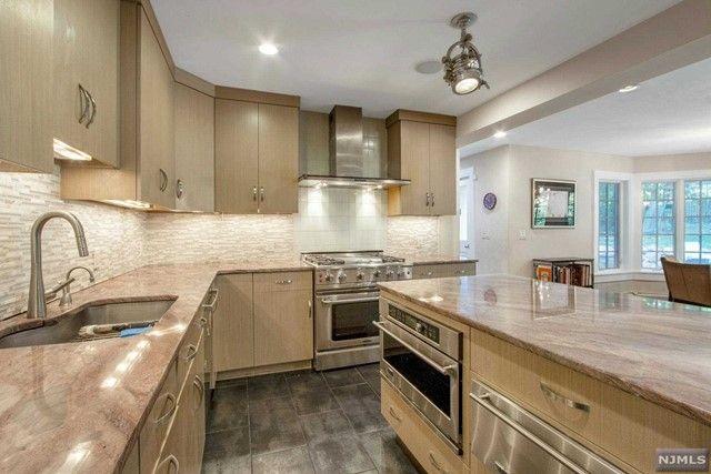 2 Brook Road, Tenafly, NJ 07670