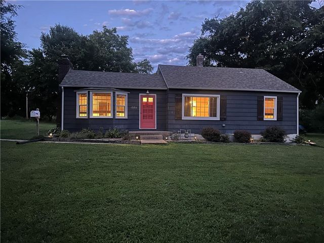 13811 Belmont Avenue, Grandview, MO 64030