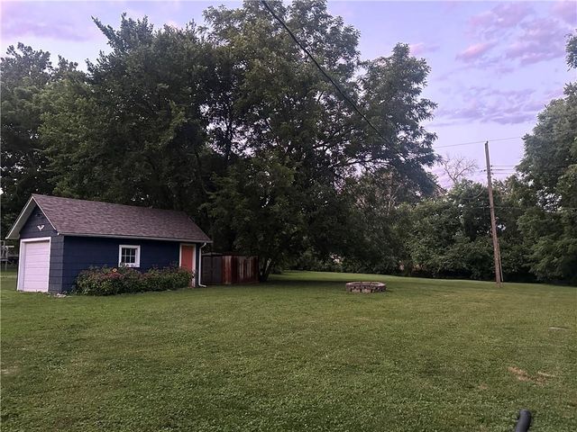 13811 Belmont Avenue, Grandview, MO 64030