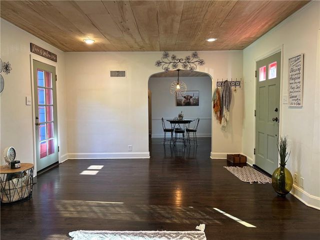 13811 Belmont Avenue, Grandview, MO 64030