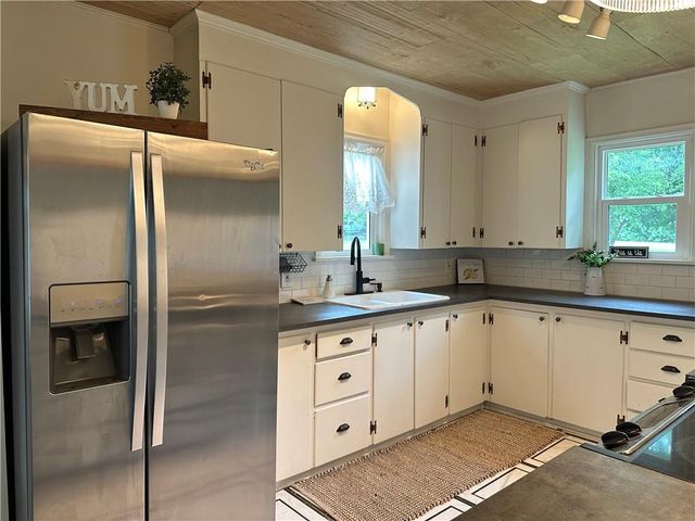 13811 Belmont Avenue, Grandview, MO 64030