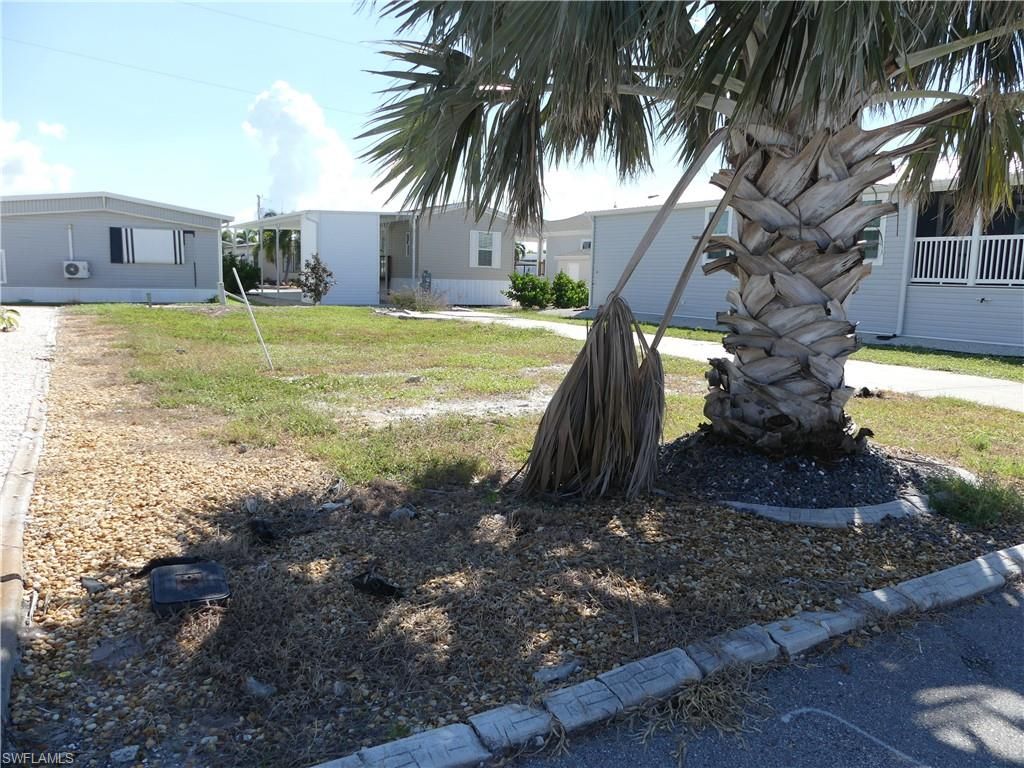 4915 Gulfgate LN, ST. JAMES CITY, FL 33956 — exterior