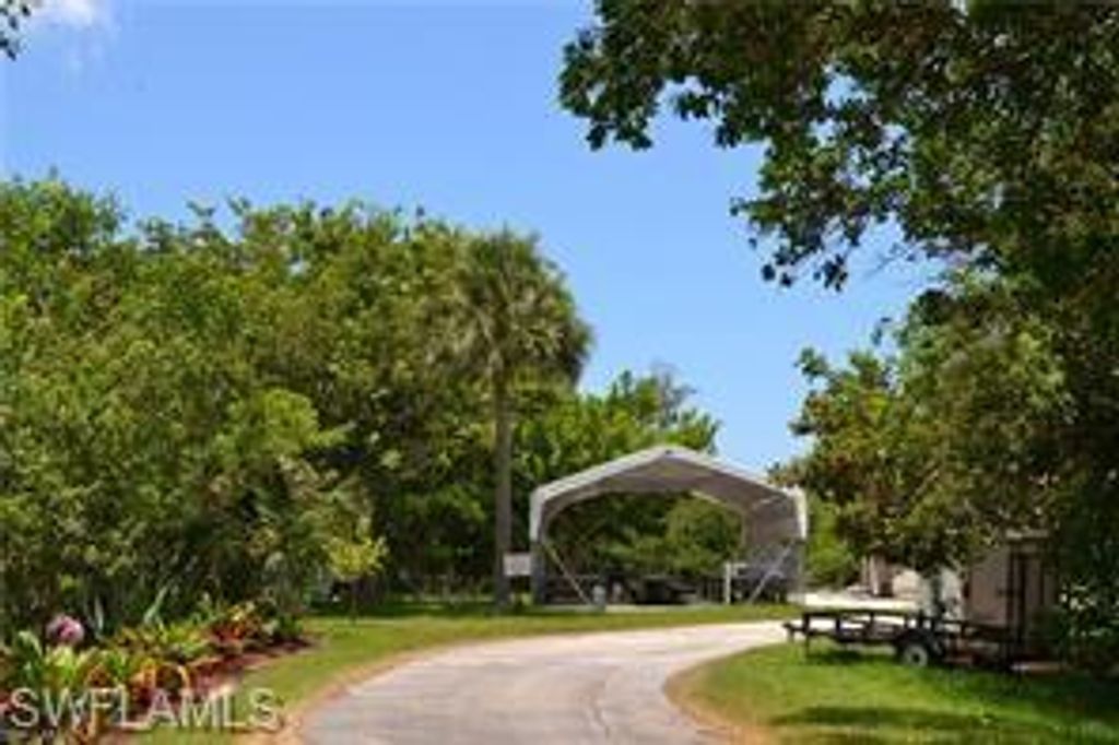 4915 Gulfgate LN, ST. JAMES CITY, FL 33956 — photo 4
