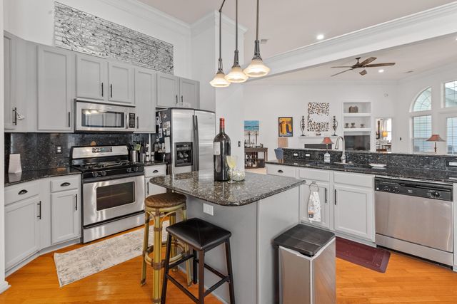 1927 Palmetto Isle Drive, Mount Pleasant, SC 29466