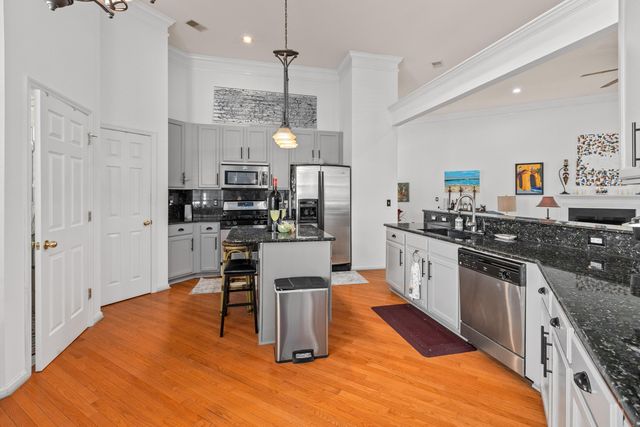 1927 Palmetto Isle Drive, Mount Pleasant, SC 29466