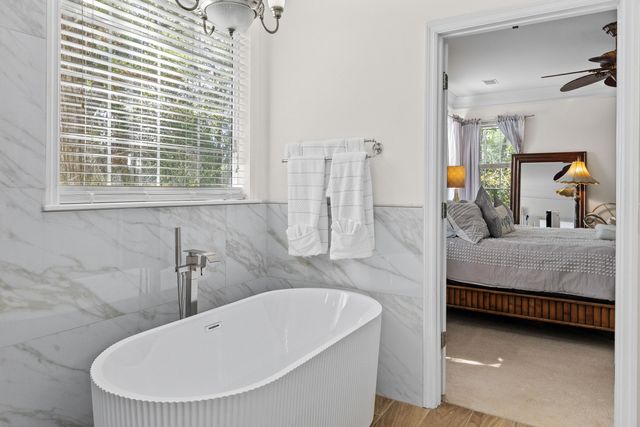 1927 Palmetto Isle Drive, Mount Pleasant, SC 29466