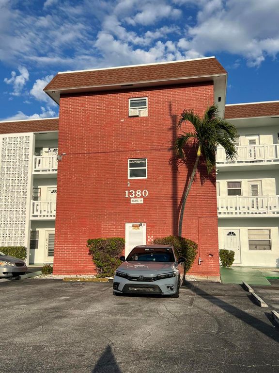 1380 NW 43rd Terrace 208, Lauderhill, FL 33313