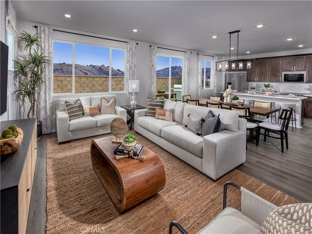 2037 Grapefruit Street, Redlands, CA 92374